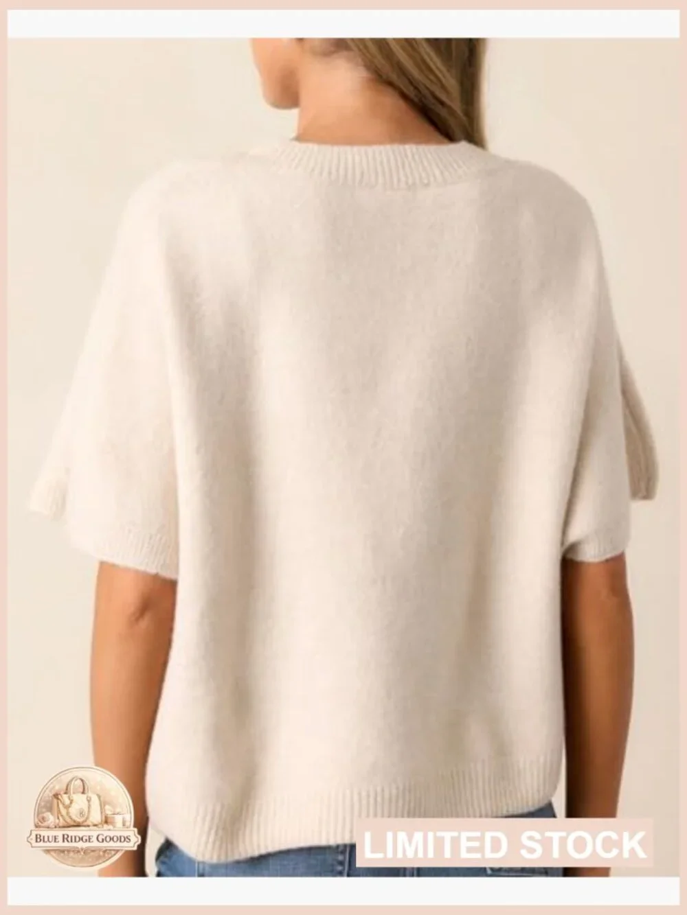 Cropped Pullover Sweater with Bow and Pearl Embellishments Y2K Chic - Picture 2 of 6